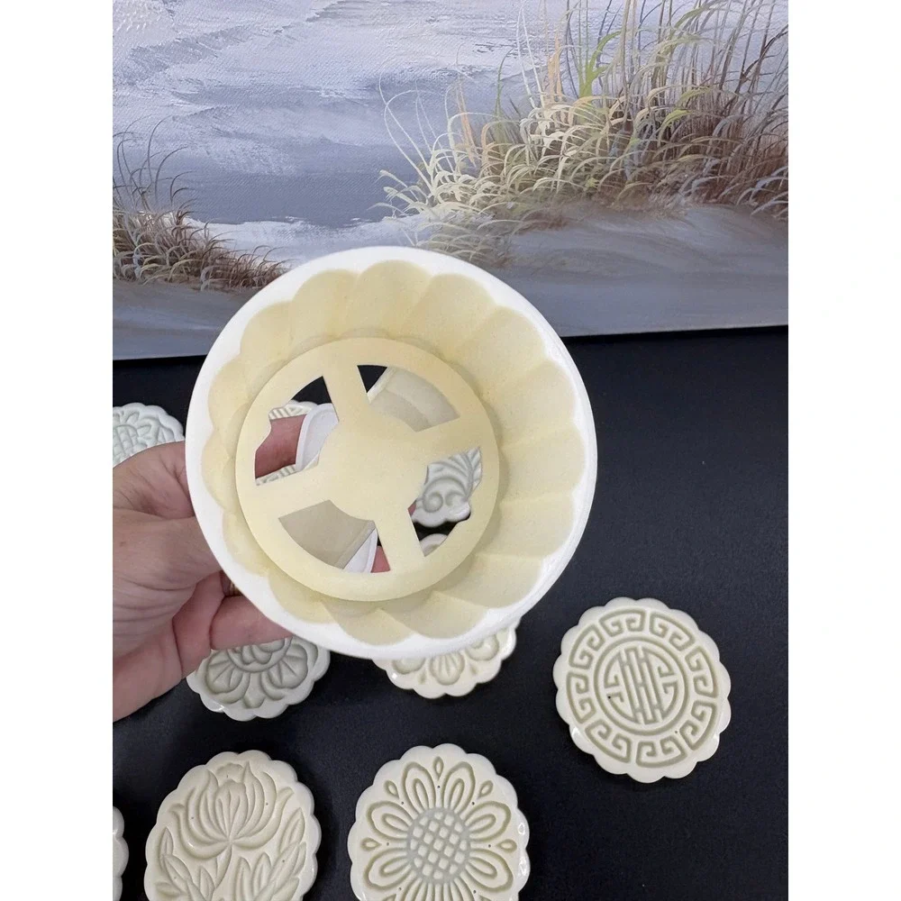 N/A mooncake mold
